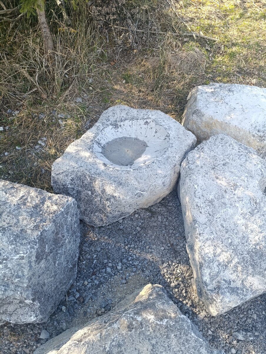 Predám kvetinače