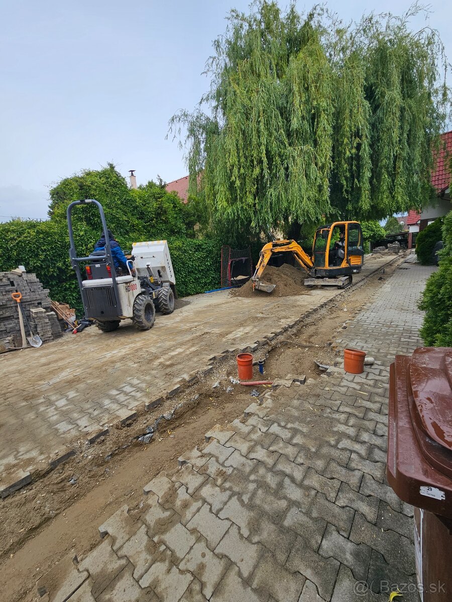 Pomocný pracovník pri stavbach