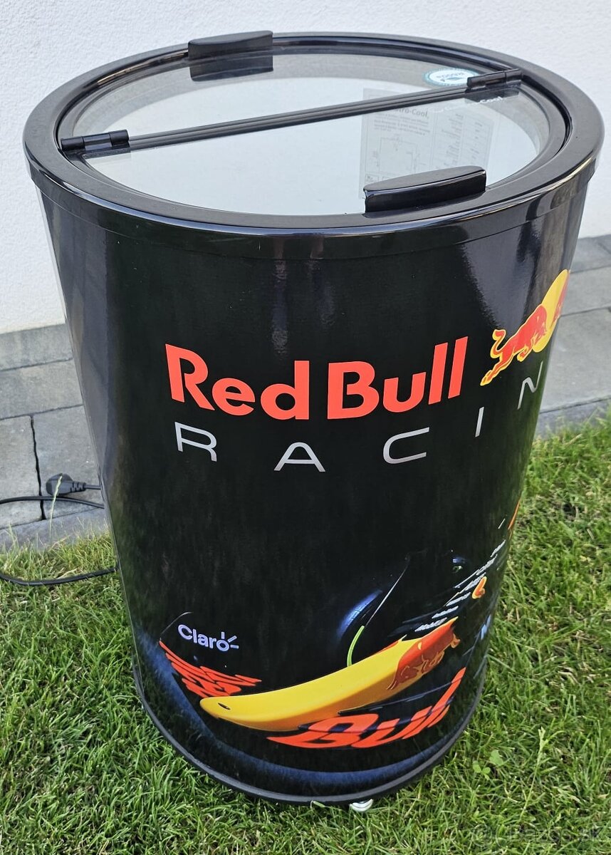 Jedinečná chladnička Redbull
