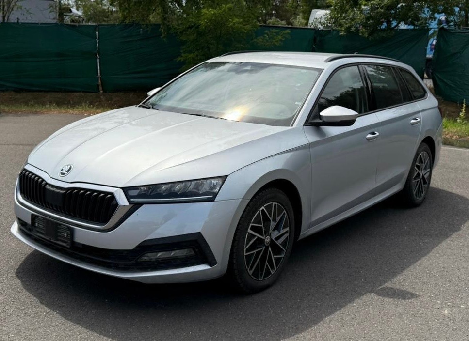 Skoda octavia 4 combi-2,0tdi-2020-dsg-130tis