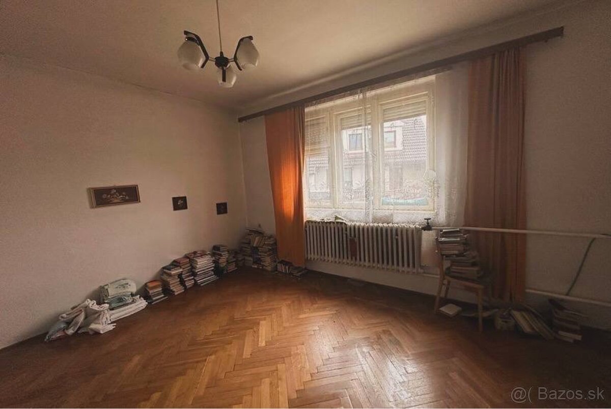 na predaj  rodinný dom so záhradou v Šaštíne