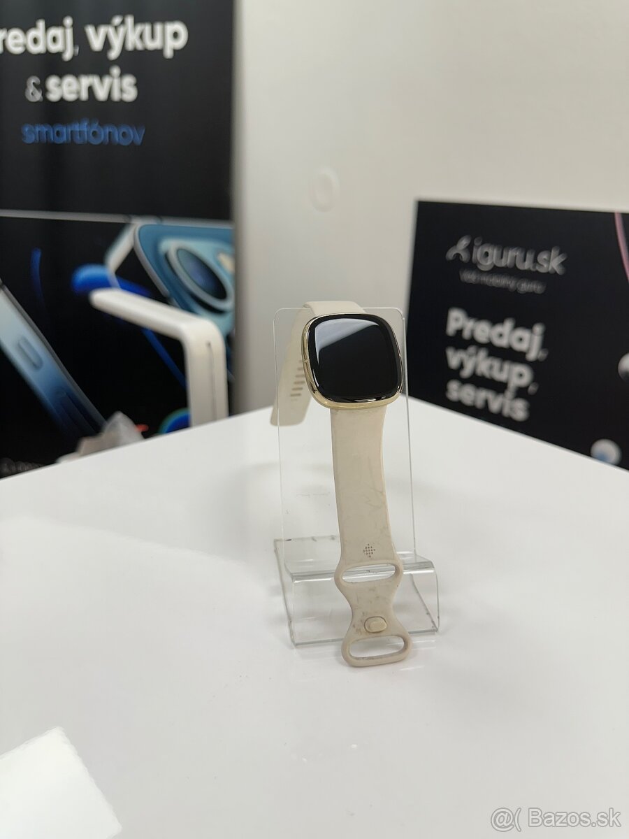 Fitbit Sense | AMOLED displej