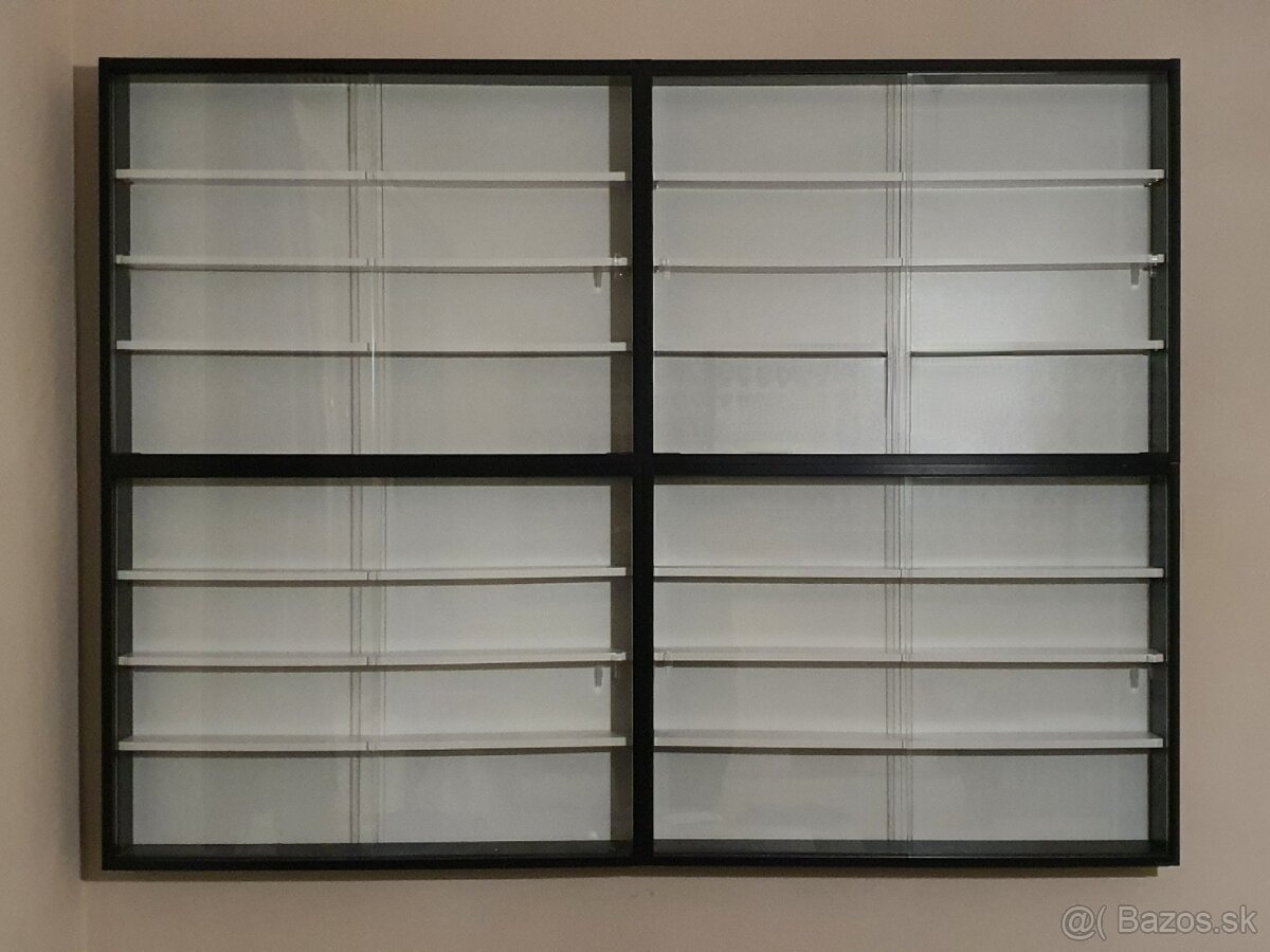 Výstavná vitrína Collecty