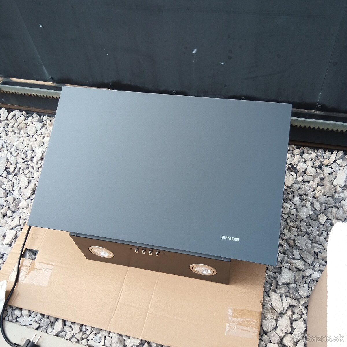 Závesný odsávač pár Whirlpool - AKR 037 G BL 650 m³/h novy