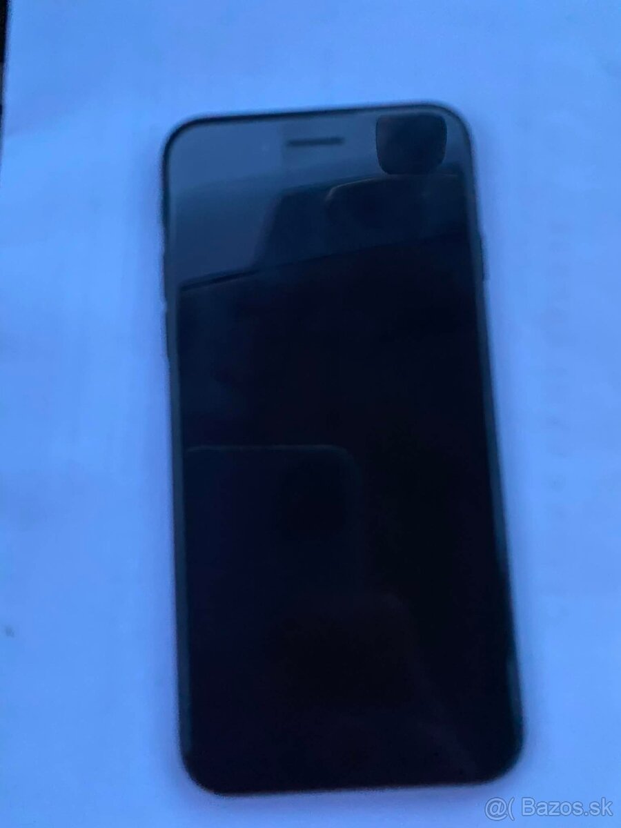 Iphone SE 2022 64gb cierny