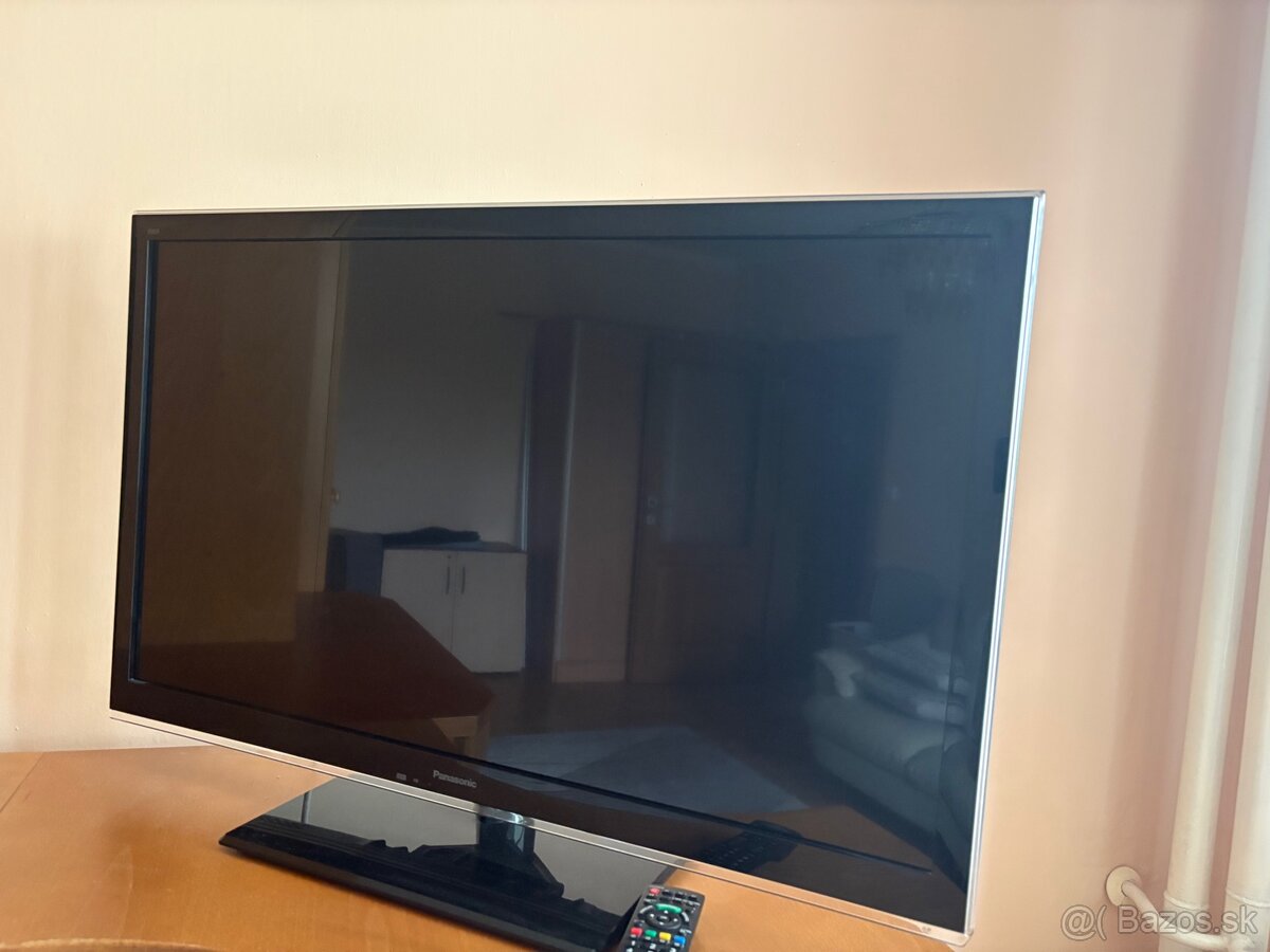 televízor panasonic 90cm