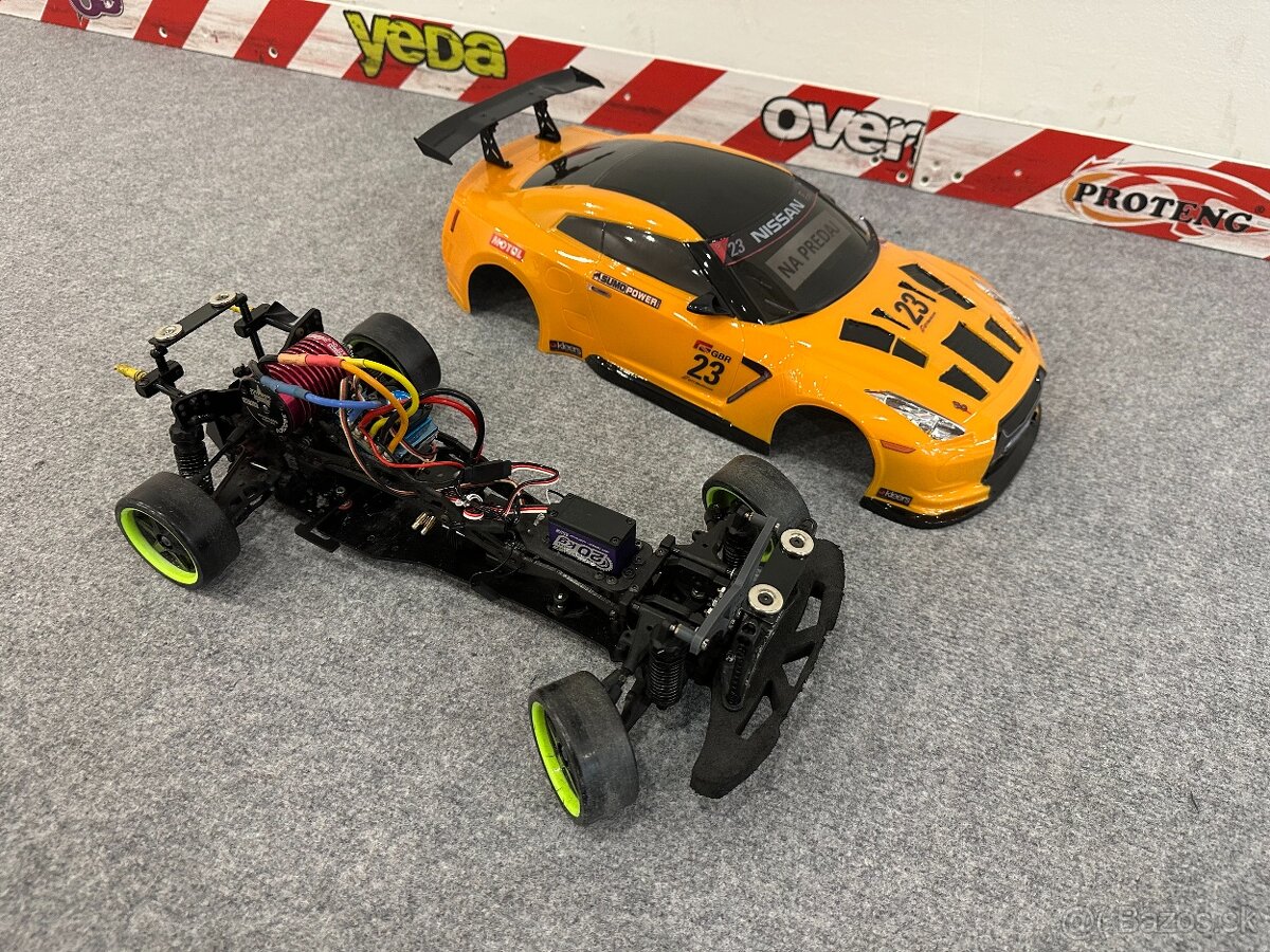 RC drift auto Sakura D5