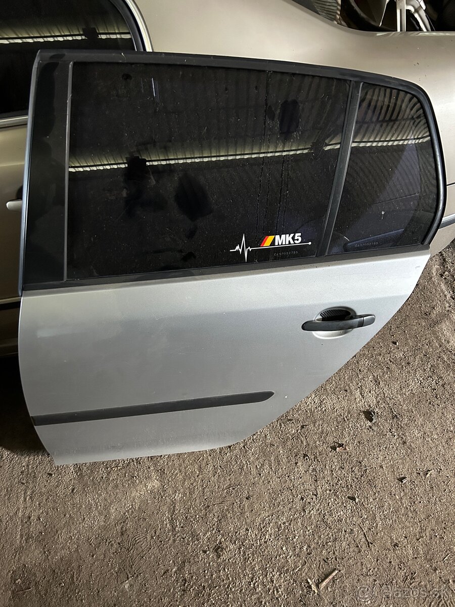 Predám dvere a kufor na vw golf mk5