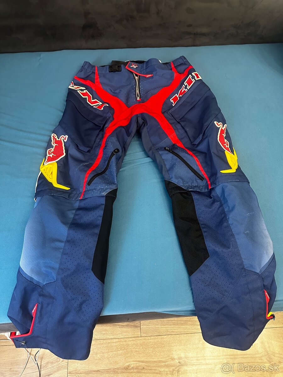 RedBull kini nohavice