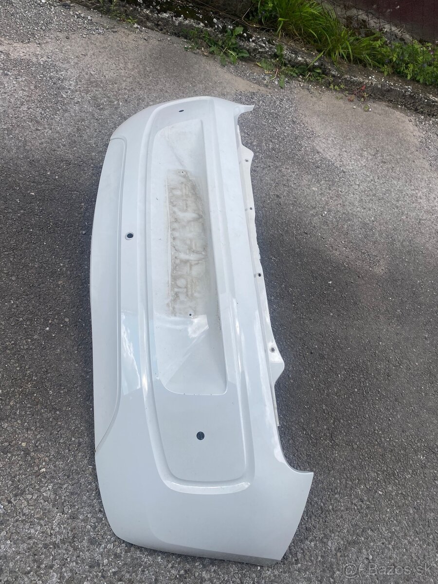 VW UP zadny naraznik