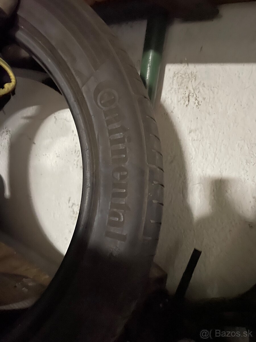 245/45R18 continental