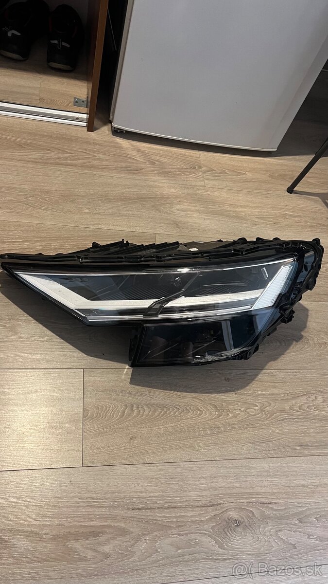 Svetlo Audi Q8