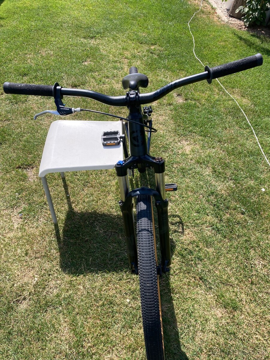 Predám gravel/krosový bicykel vo veľmi dobrom stave.