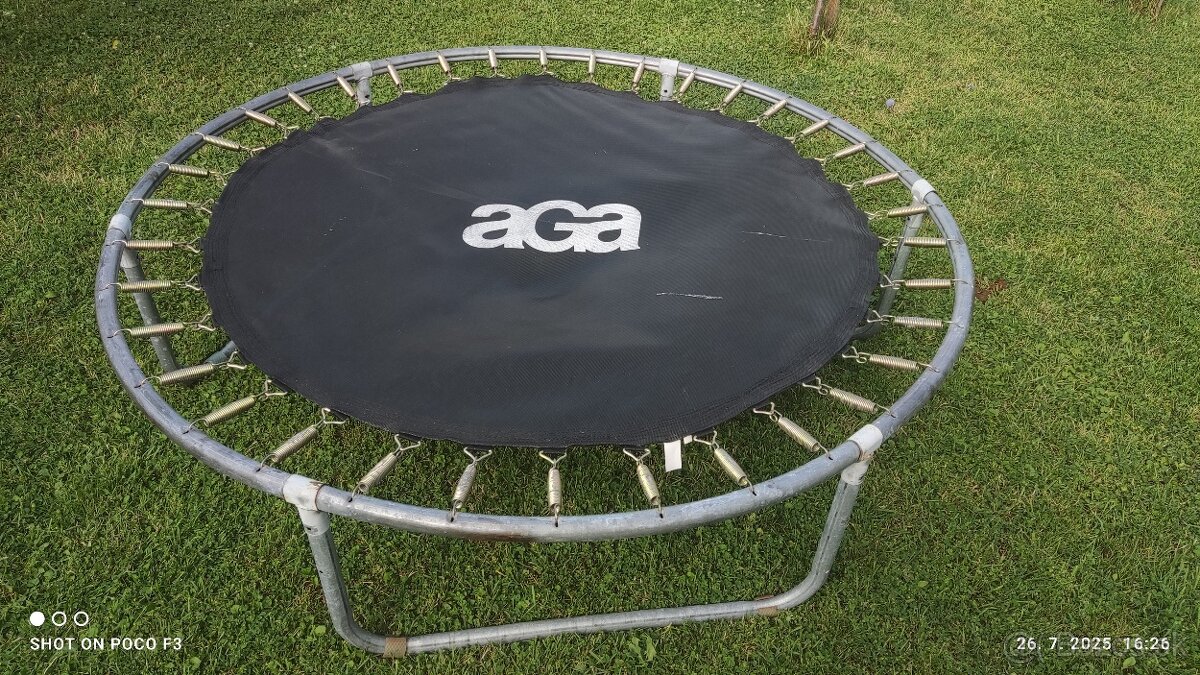 Trampolína