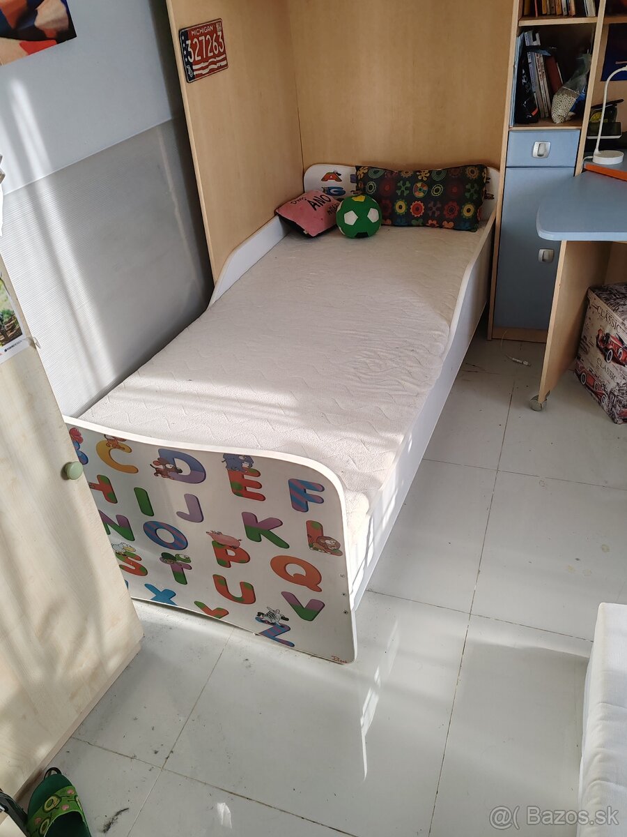 Detská postieľ 90x200 so šuflikom a roštom