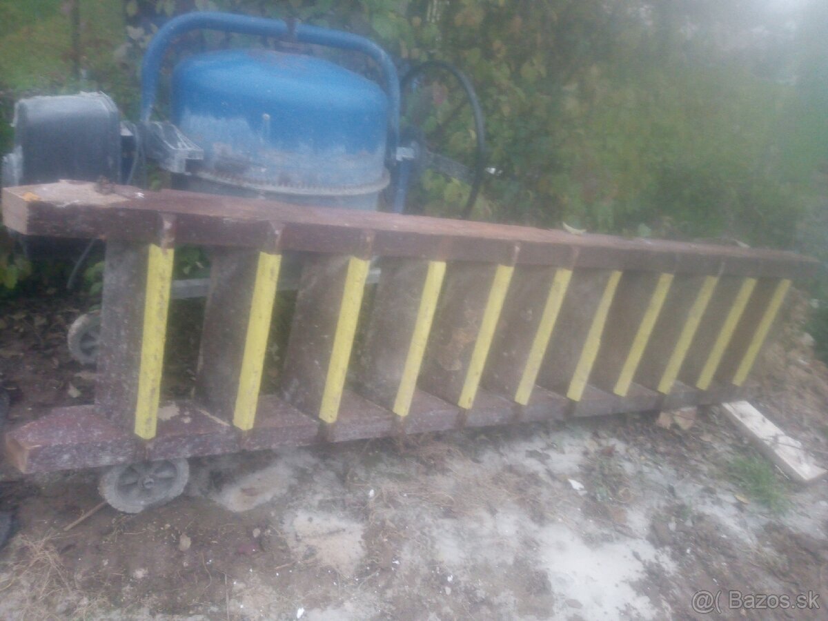 Staré drevené sxhody