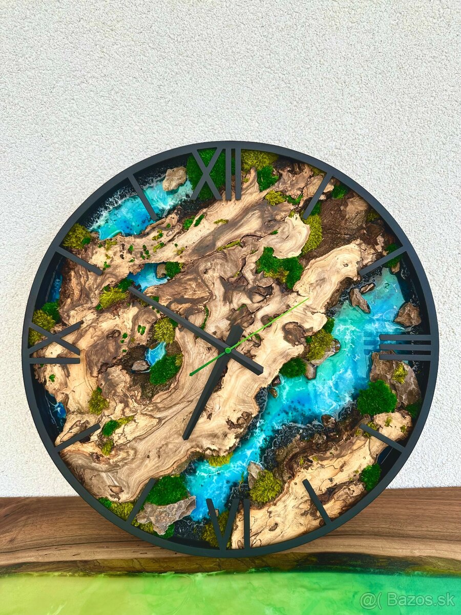 Machové hodiny s epoxidom 50cm priemer , Drevené hodiny 50cm