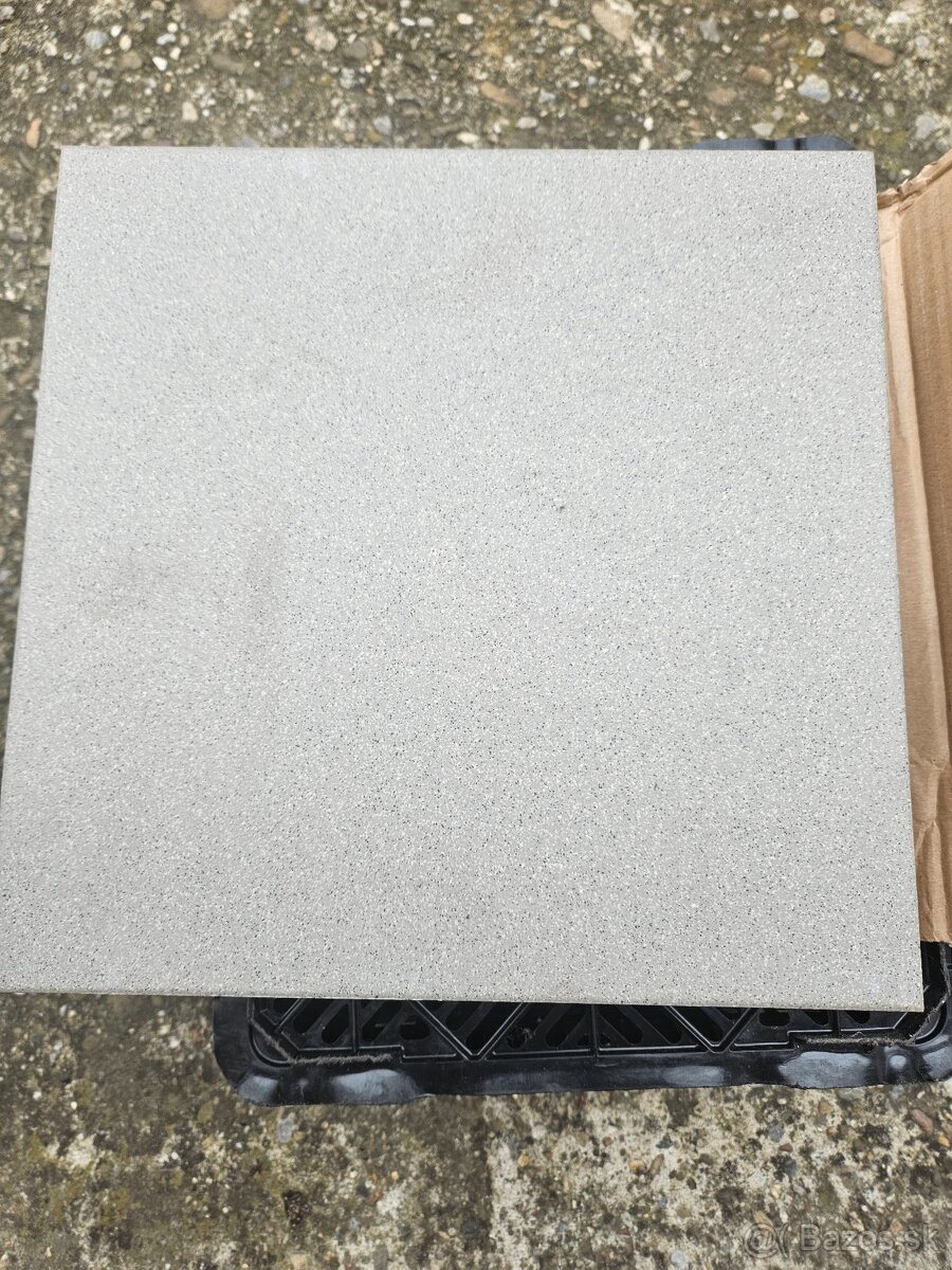 Dlazba 30x30 vonkajsia aj vnutorna...zostatok..p