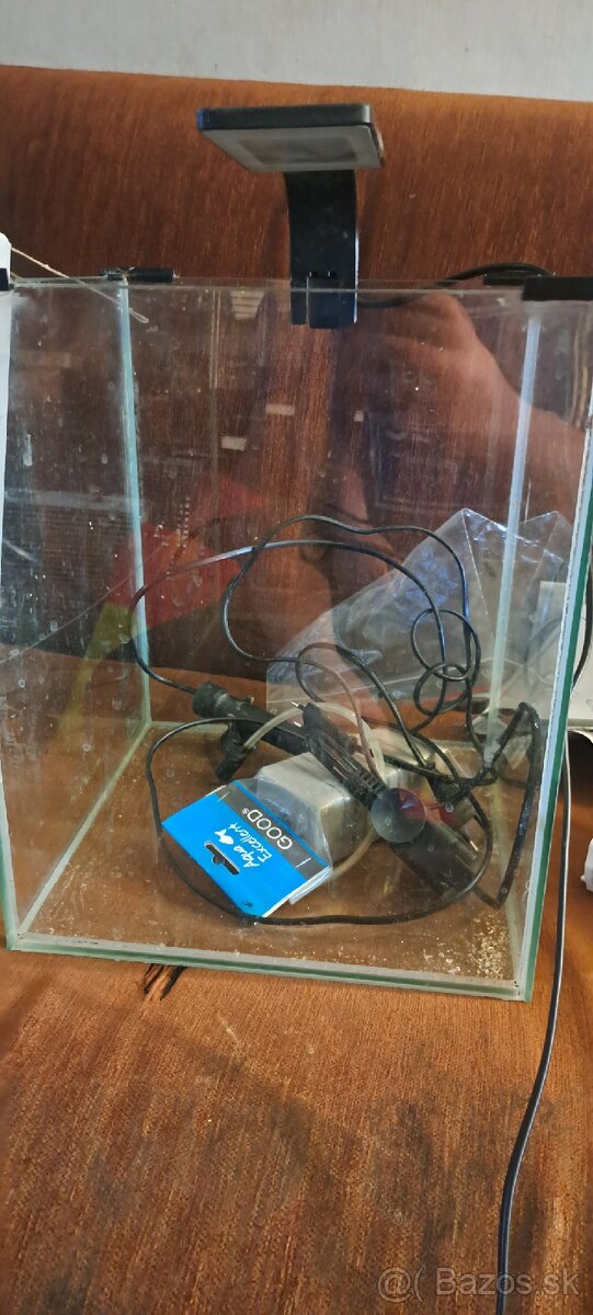 Predám akvárium 30l komplet