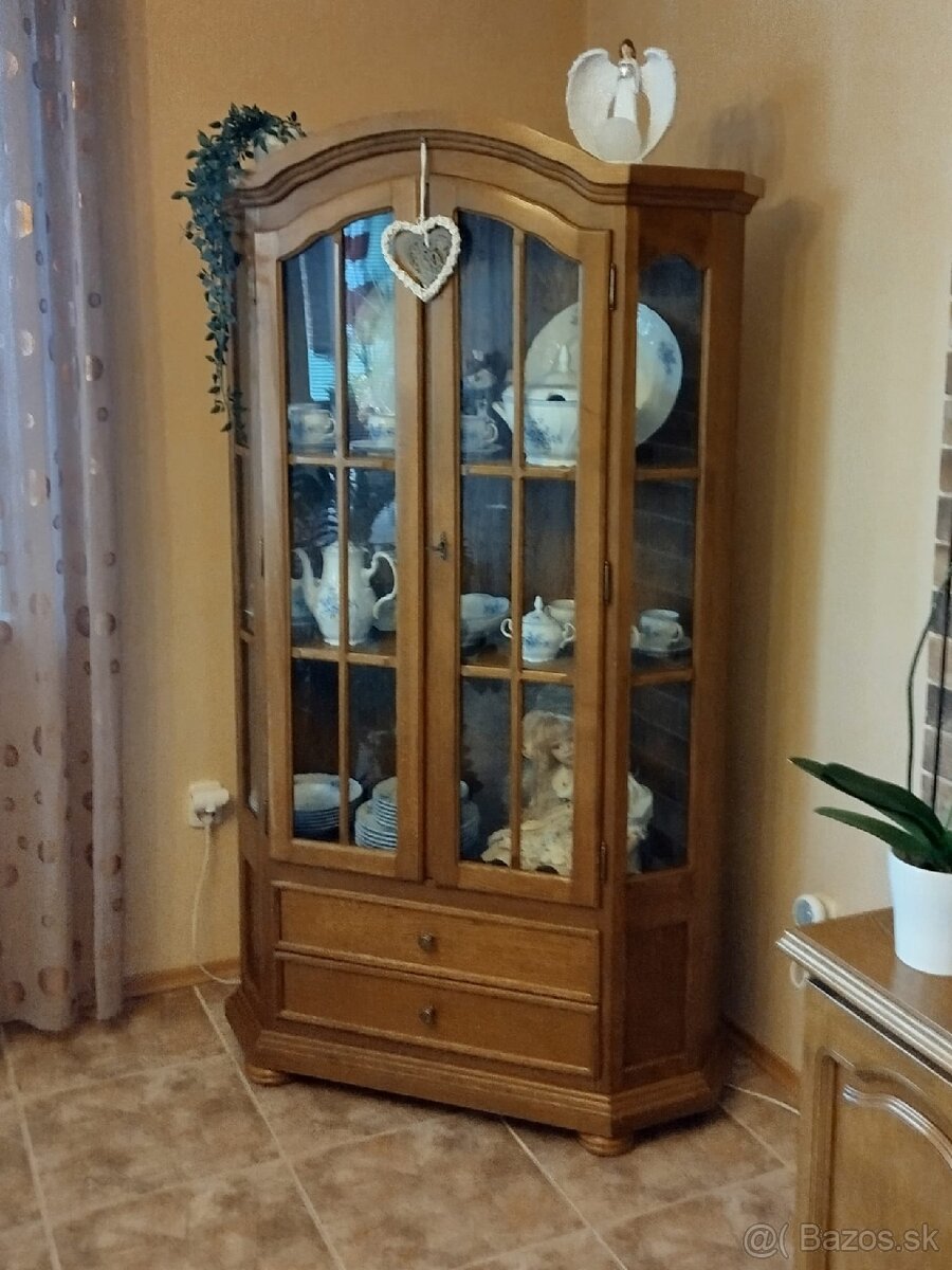 Skriňa - vitrína