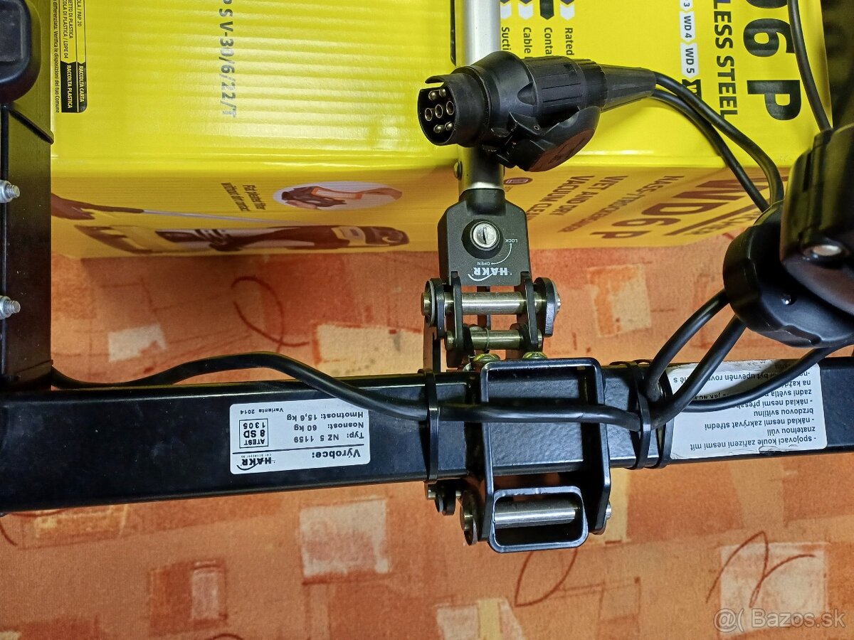 Nosič 4 bicyklov na ťažné zaridenie, typ Hakr