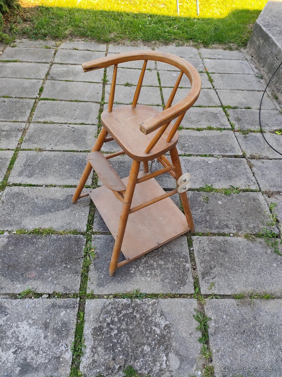 Drevená skladacia stolička