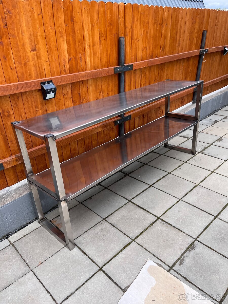 Nerezové nástavce na stôl