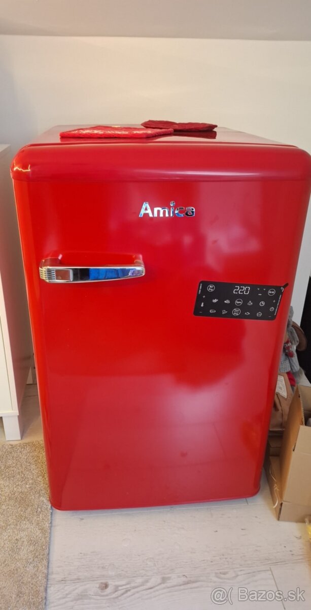 Amica retro chladnička
