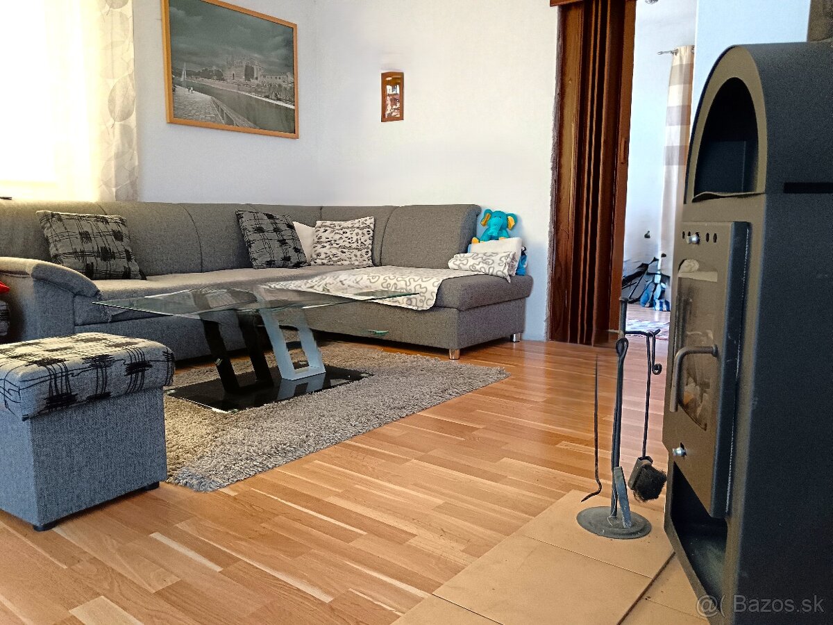 Na predaj rodinný dom s veľkým pozemkom 1968 m2 | Holumnica