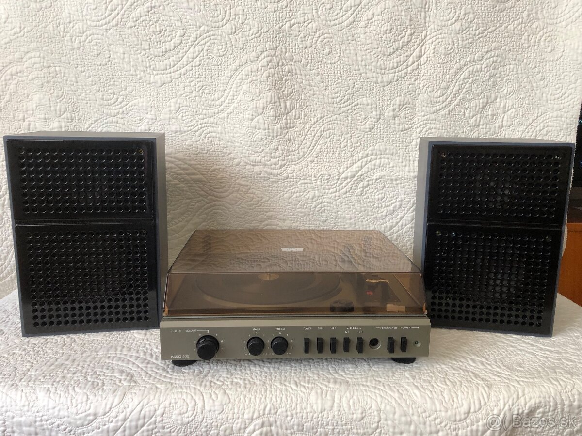 Gramofón TESLA NZC 300