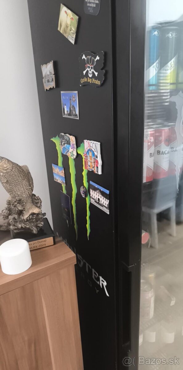 Chladnička Monster