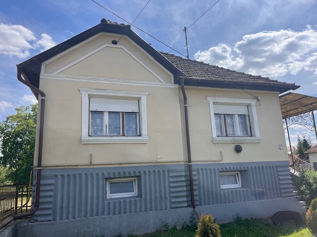 MAĎARSKO - SZUHOGY - ZREKONŠTRUOVANÝ - 3 IZBOVÝ RD