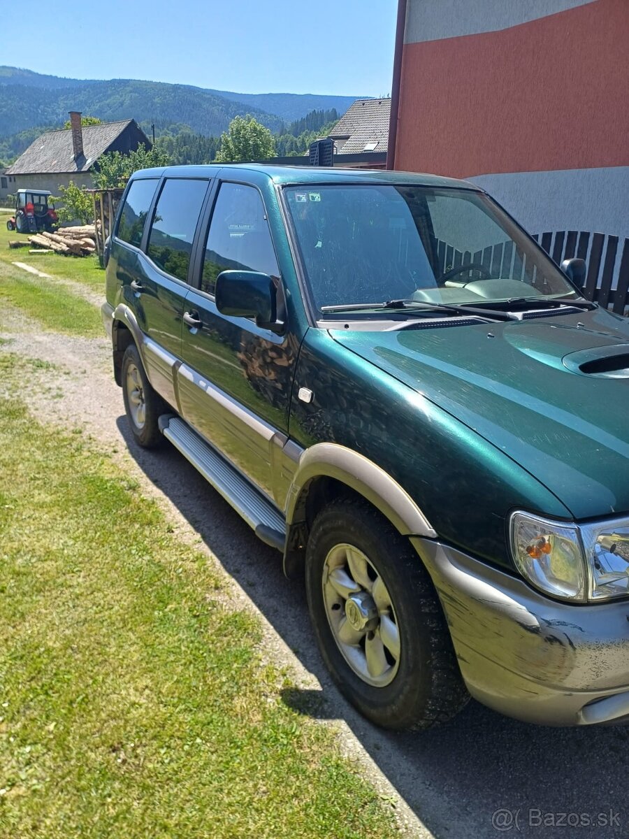 Predám Nissan Terrano II