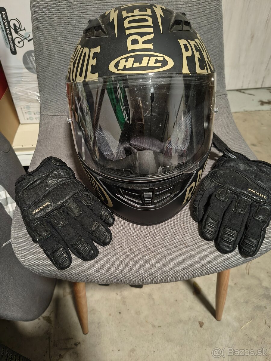 Prilba na motorku