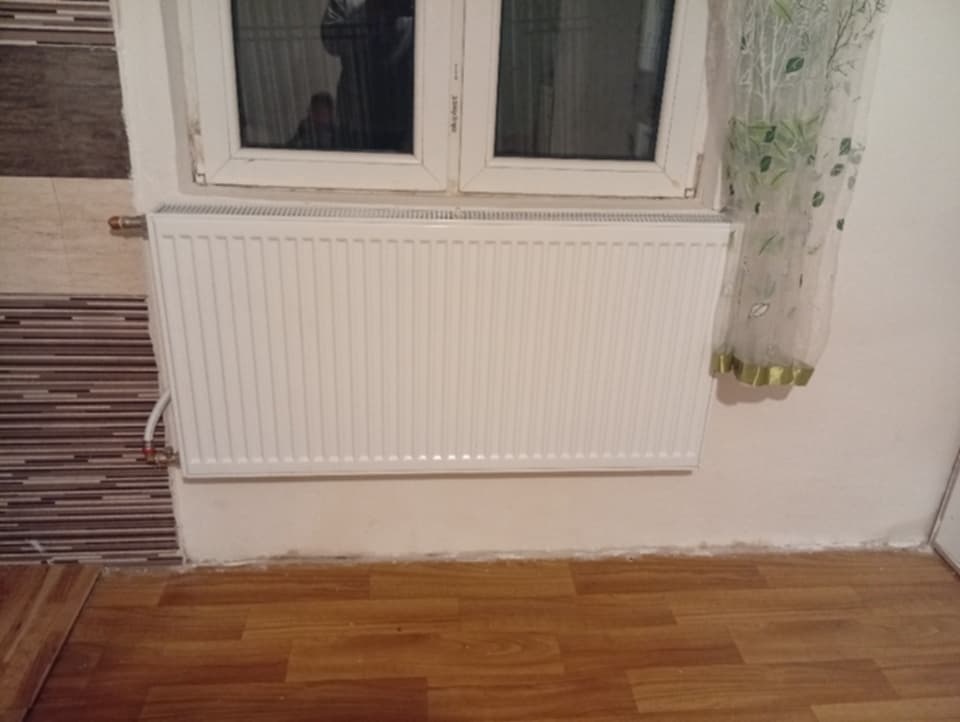 Ponúkam na predaj radiátory a rebrík