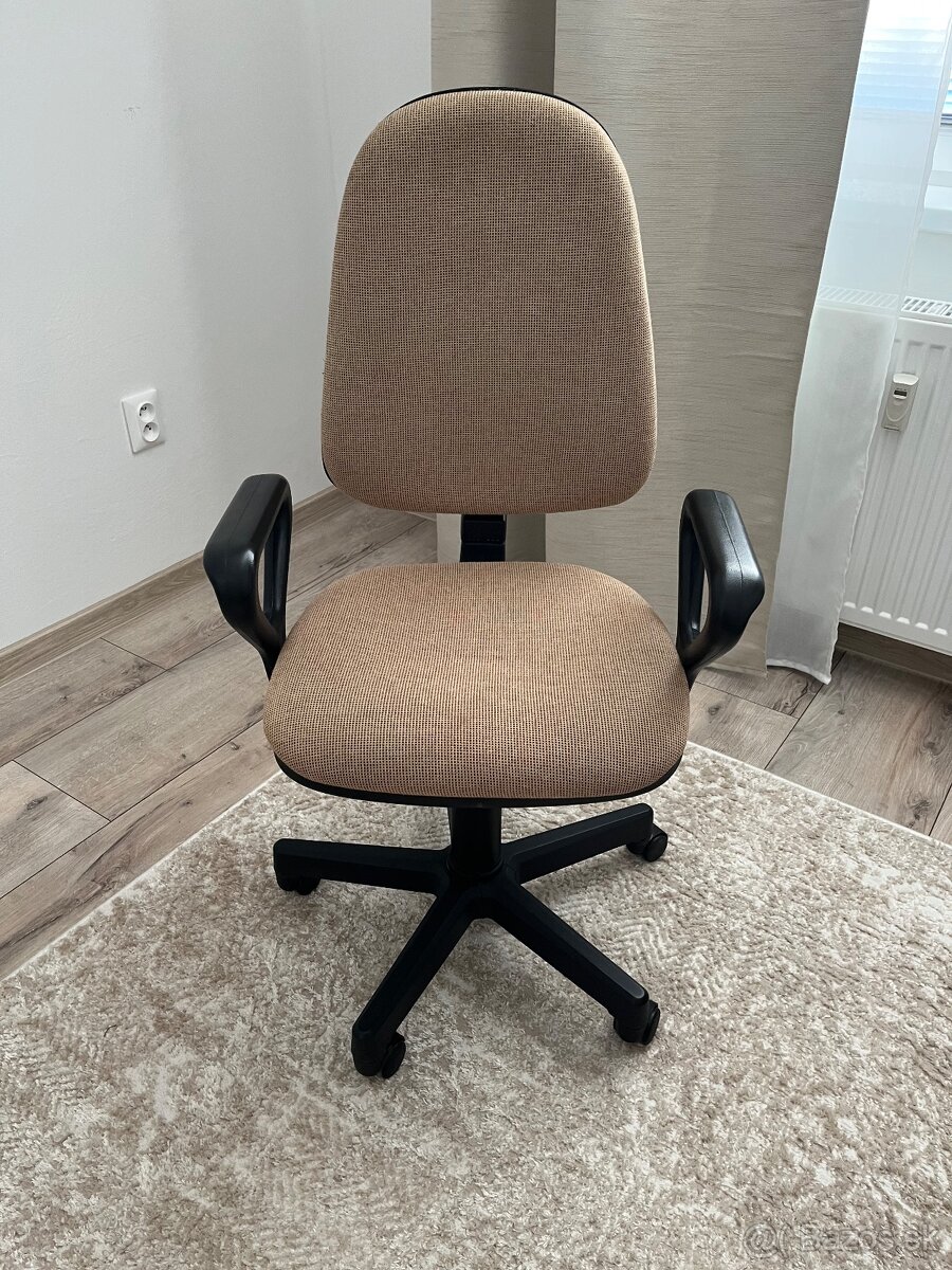 Predám kancelársku stoličku