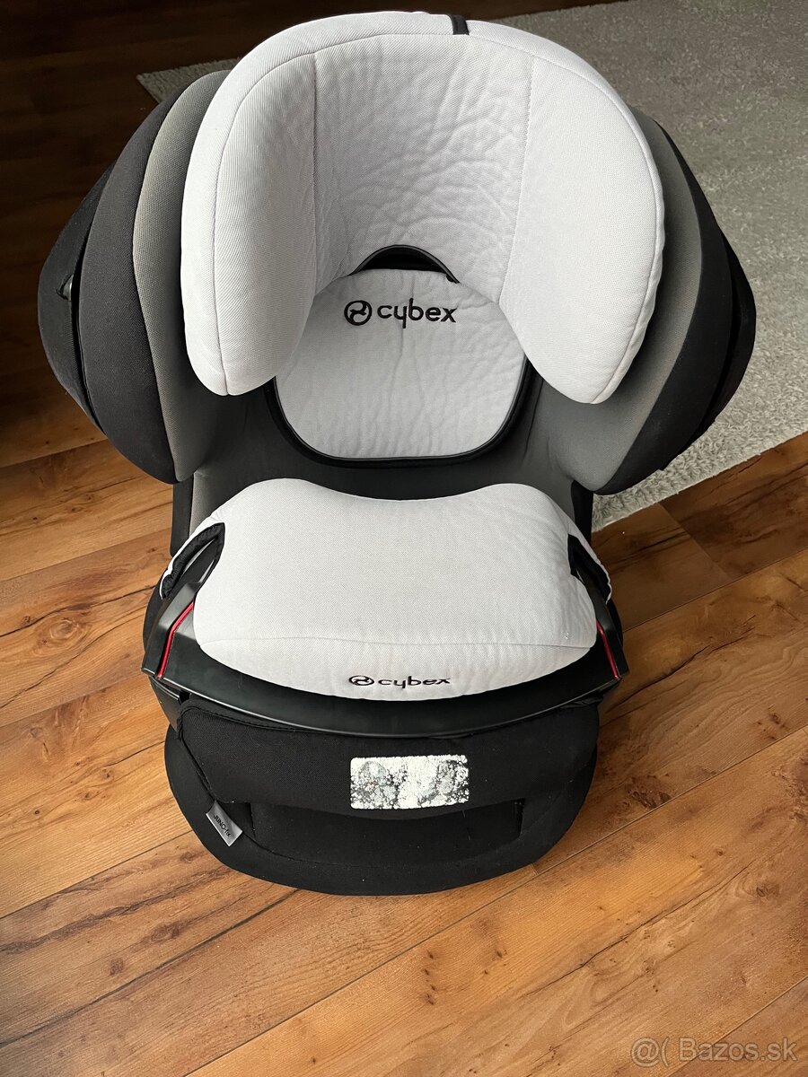 Autosedačka CYBEX Juno-Fix (9-18 kg) s pultíkom