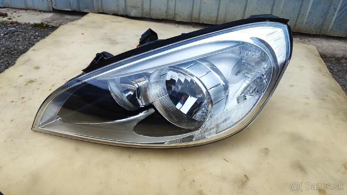 Predám ľavé predné svetlo Volvo S60 V60
