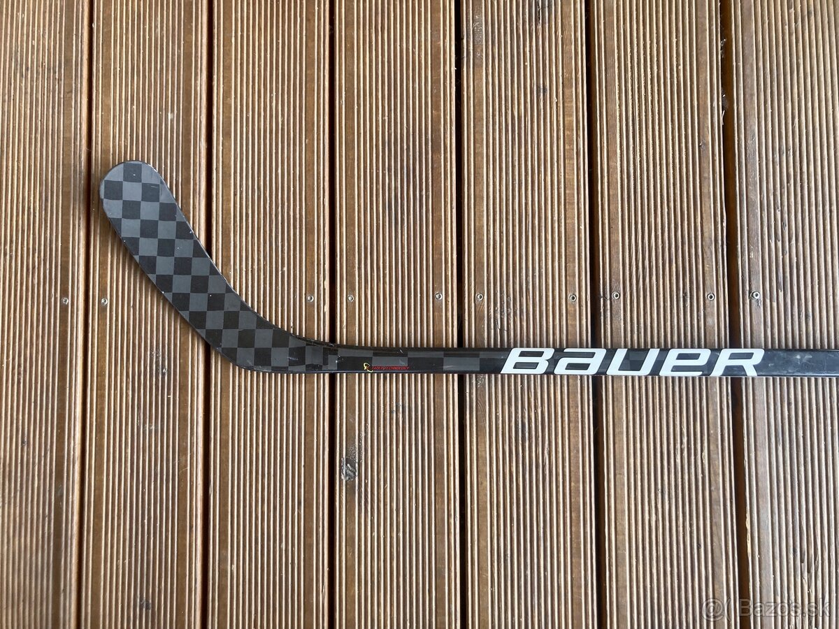 Hokejka Bauer Hyperlite P92 77flex
