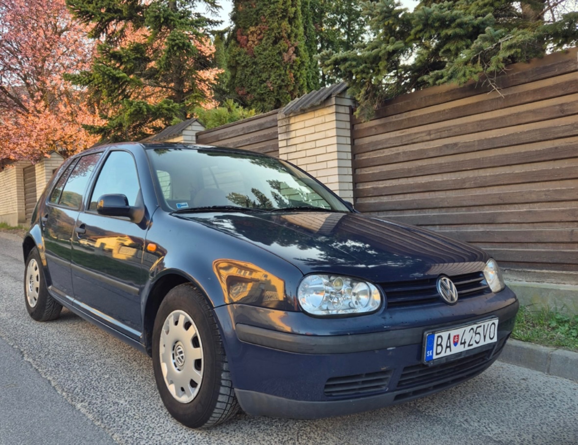 Volkswagen golf 4 Benzín - Klimatizácia