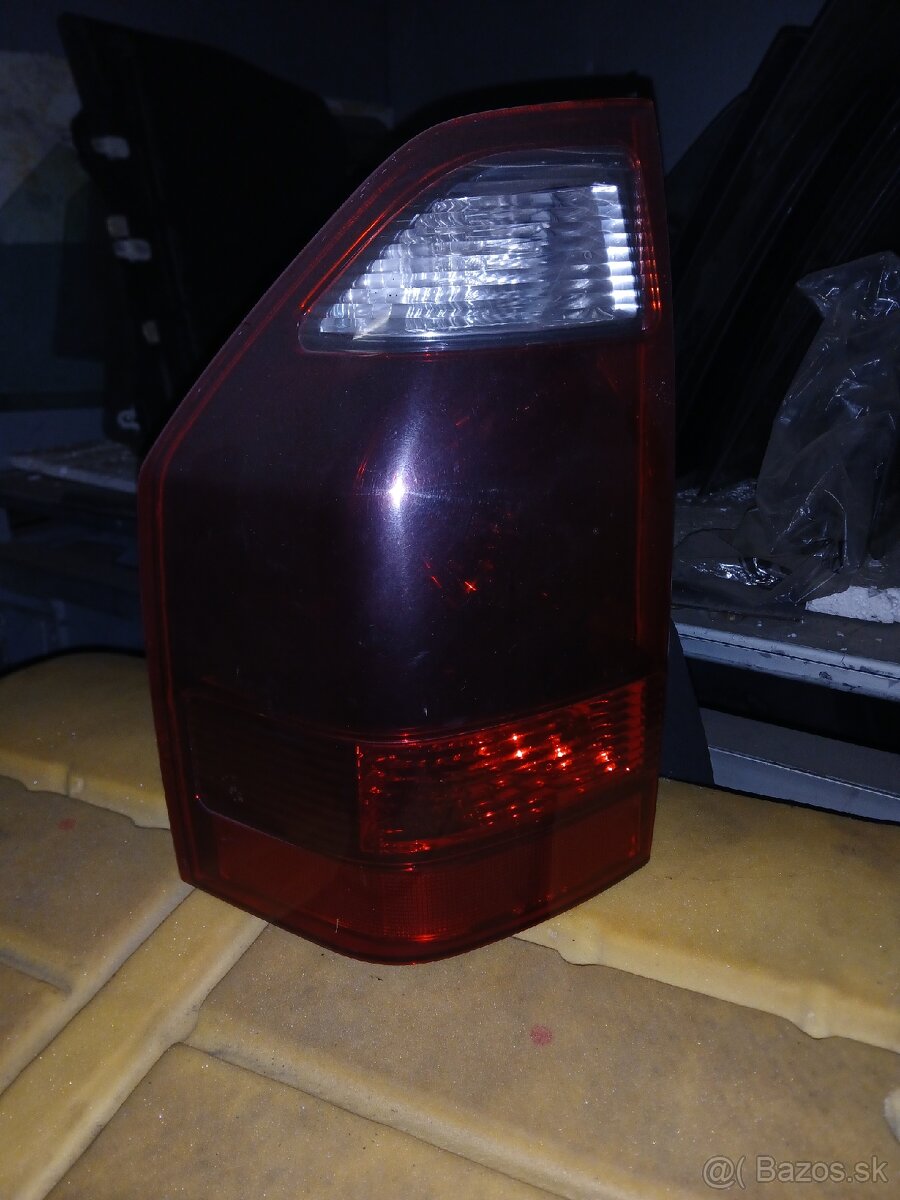 Mitsubishi Pajero Wagon III 02-06- zadné ľavé svetlo