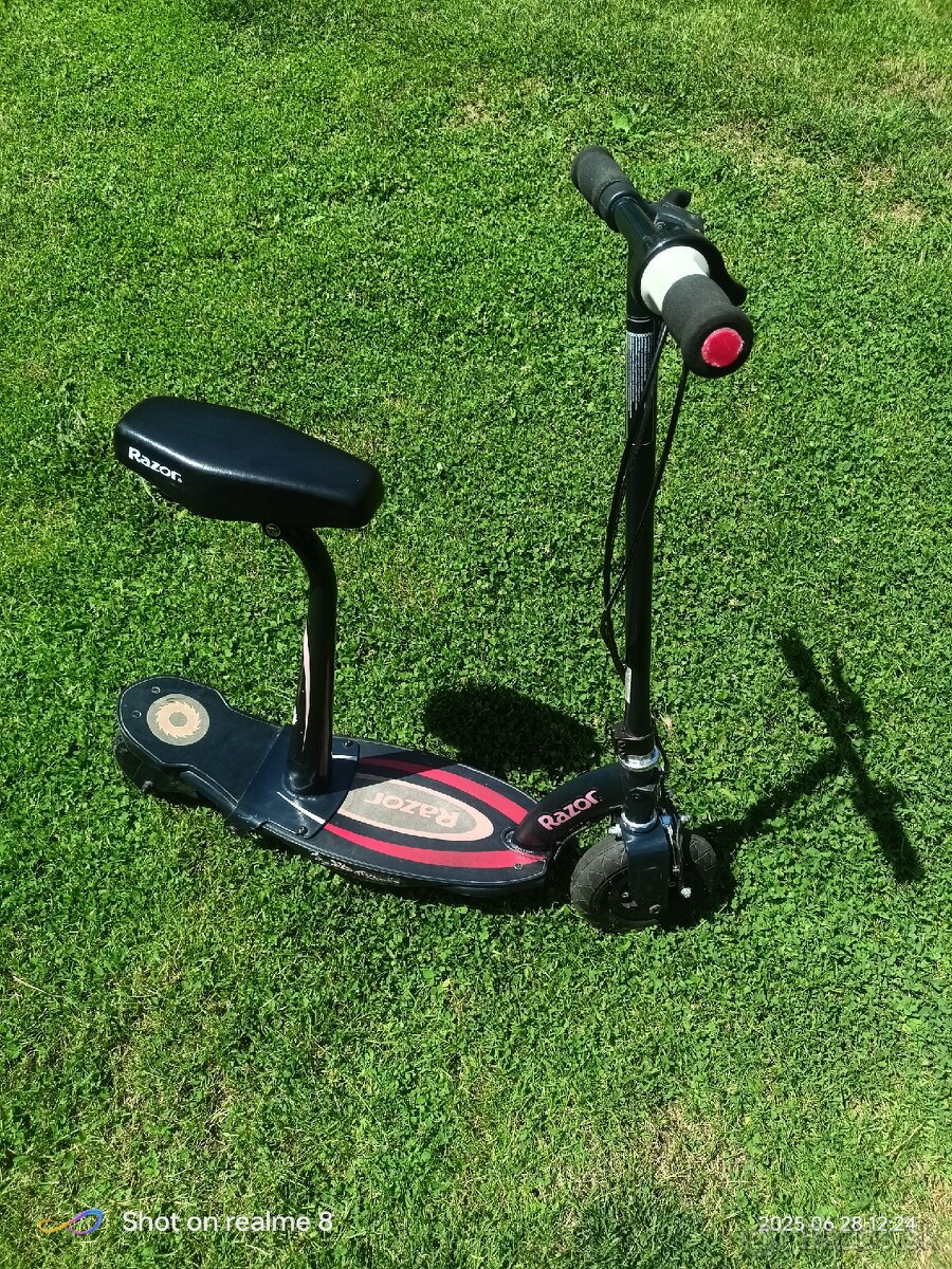 Predám detsku elektrickú kolobežku.