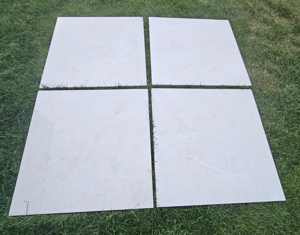 Gresova lesklá dlažba 60x60