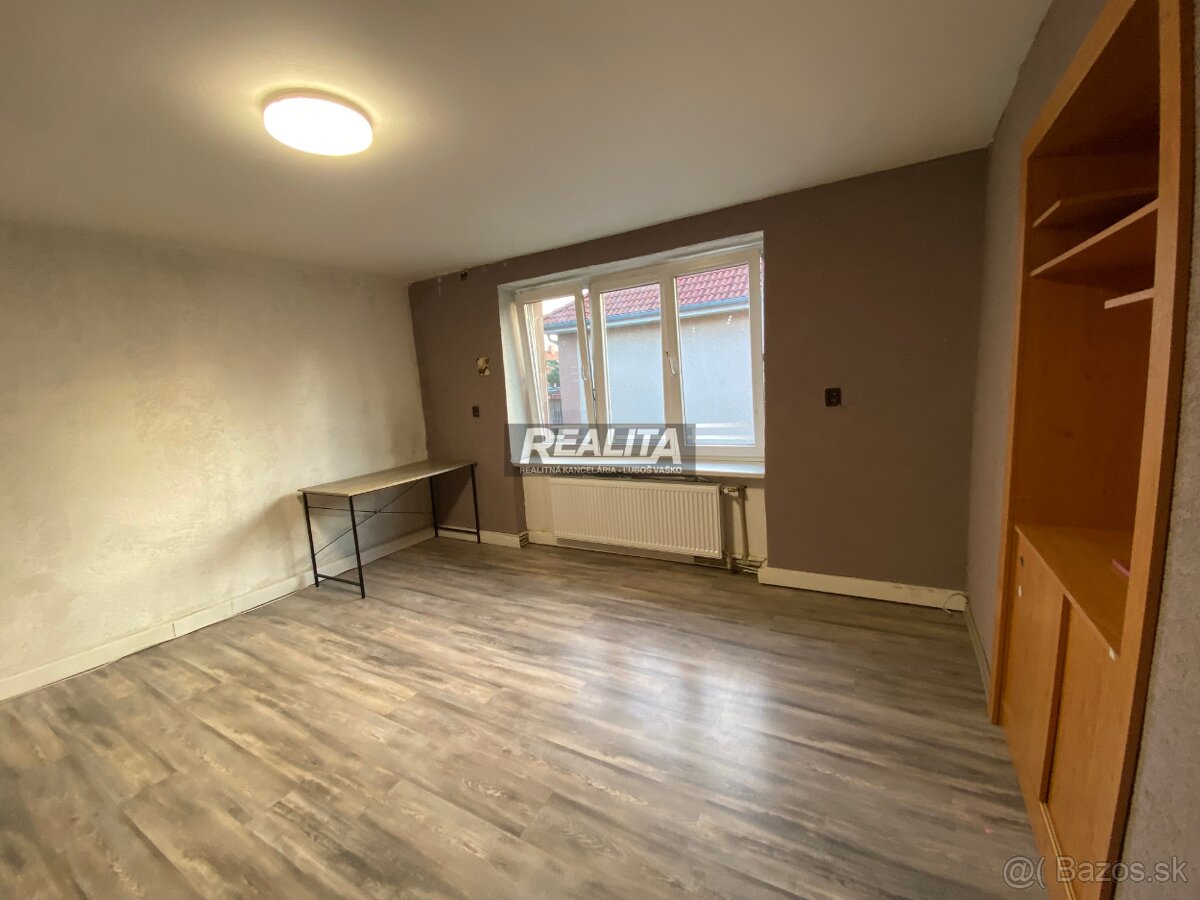 TEHLOVÝ 2-IZB.BYT , CENTRUM, VHODNÉ NA INVESTÍCIU AJ BÝVANIE