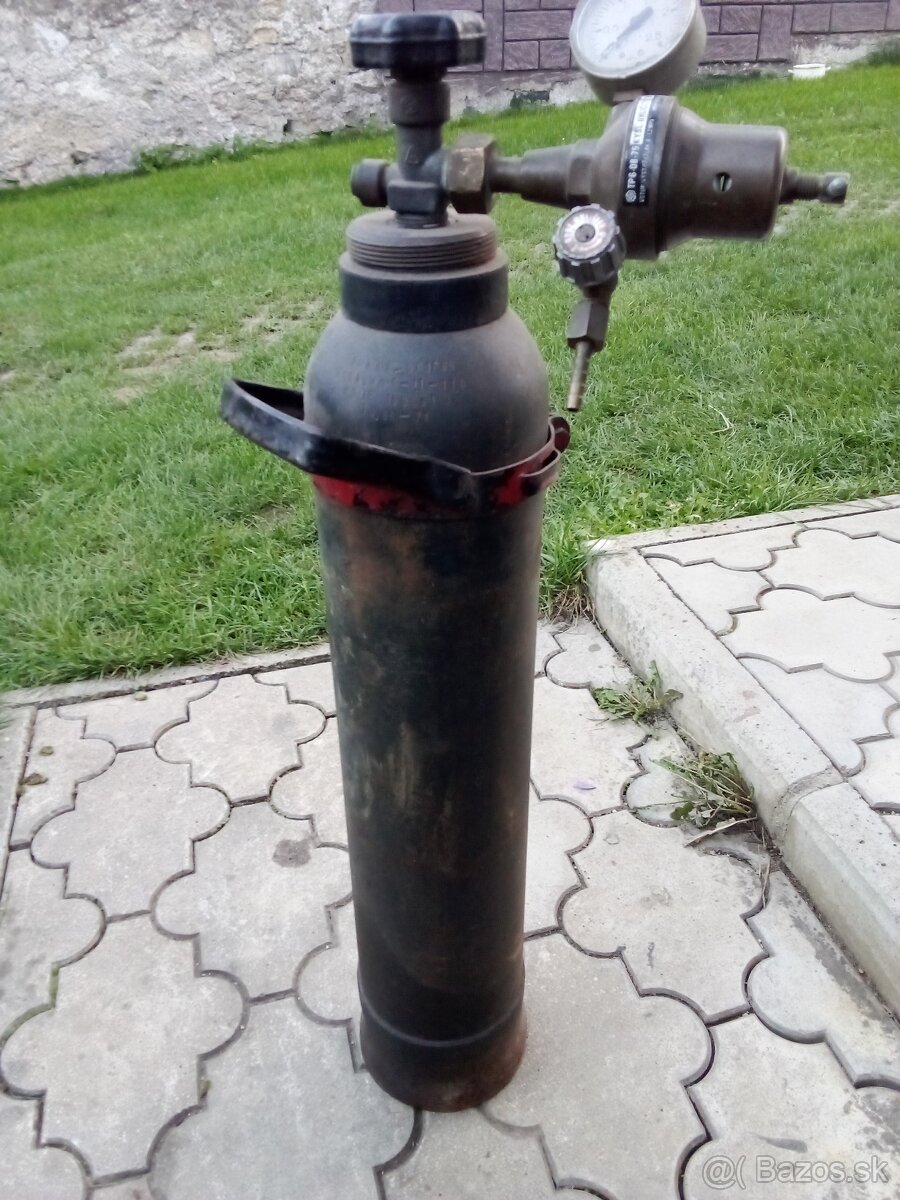 Fľaša CO2 s redukcnym ventilom