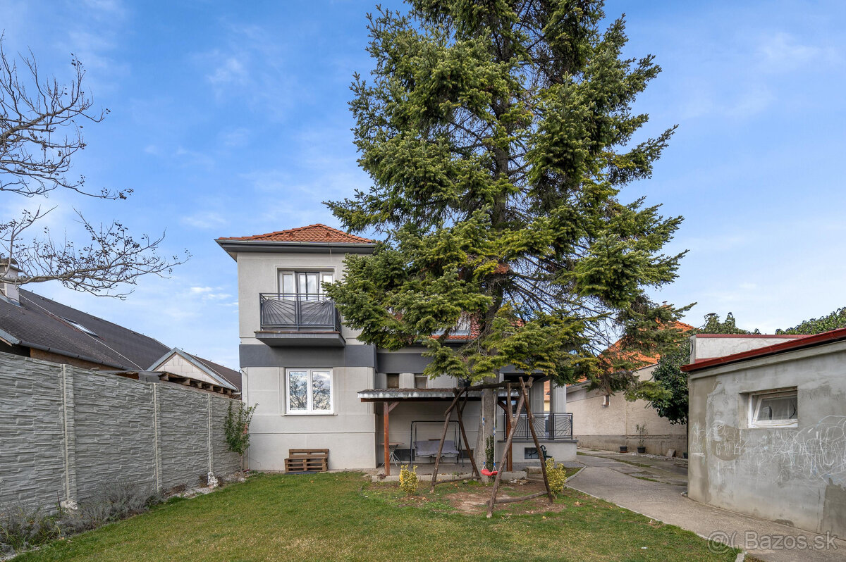 ZNÍŽENÁ CENA SENEC – NA PREDAJ 2 samostatne stojace rodin