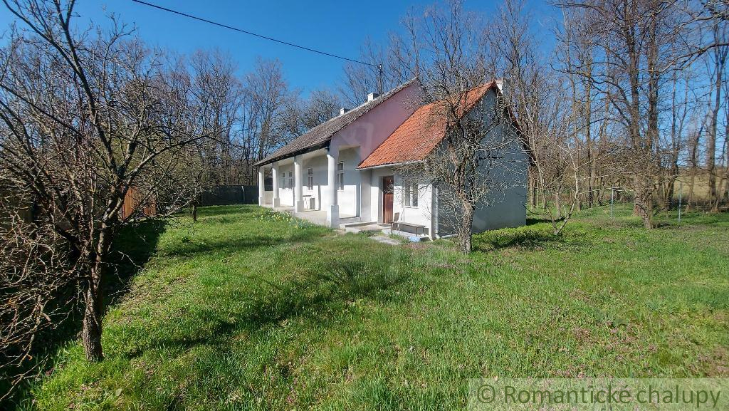 Malá chalúpka na okraji polosamoty s 40 á pozemkom v obci