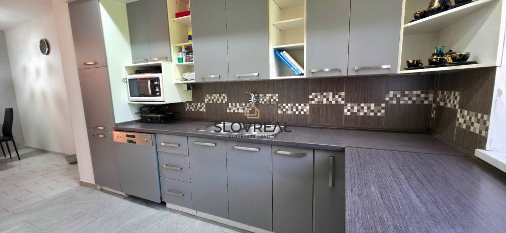 SLOVREAL - Predaj rodinného domu - Handlová (okres Prievidza