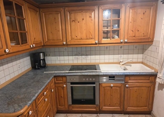 Masívna kuchynská linka z Nemecka so spotrebičmi