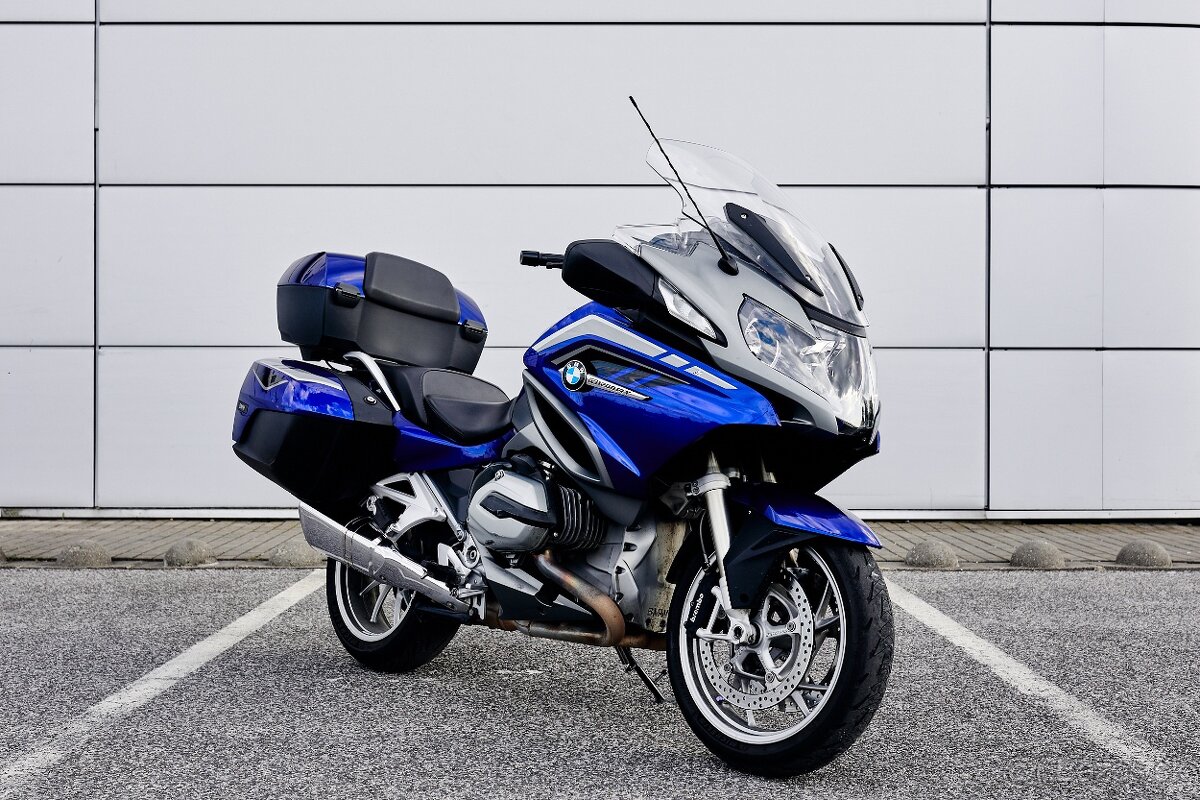 BMW R1200RT 2016 San Marino modrá metalíza v plnej výbave